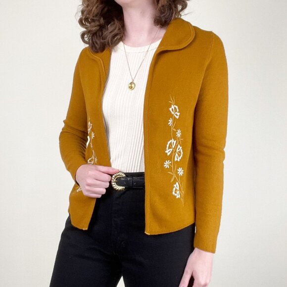Vintage 50s 60s Embroidered Floral Cardigan Sweater Dainty Romantic 1950s 1960s - Picture 6 of 9